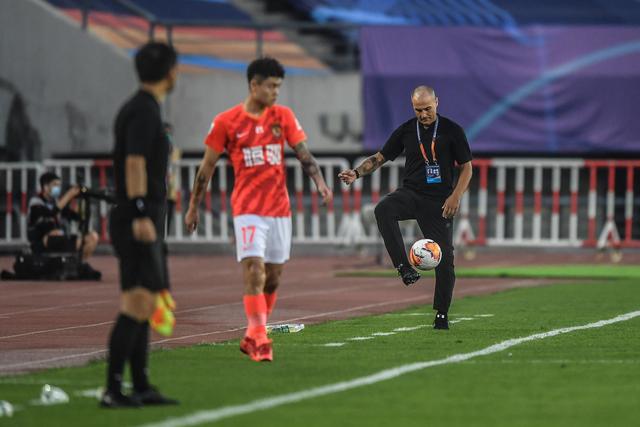 李弘权21分上海大胜广东 张宁21分山西负同曦